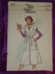 9404 VOGUE 70S EASY BUTTON COLLAR JUMPER, BELT, KNIT LONG SLEEVE TOP PATTERN 12